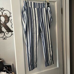 New York and Co. high waist crop pant in blue nautical pattern. NWT.